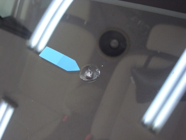 マツダベリーサ フロントガラス修理