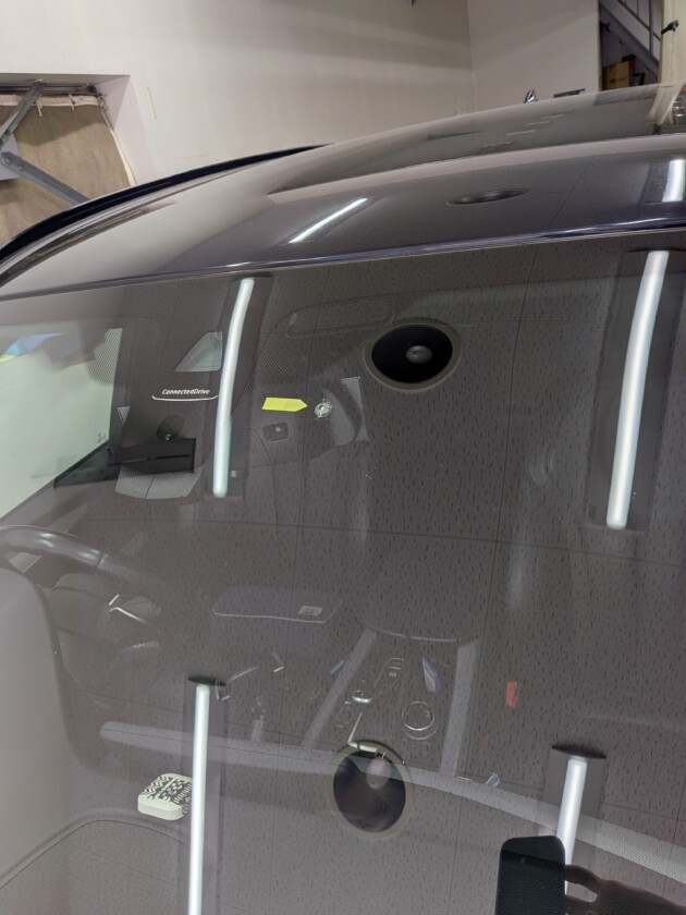 BMWX5ひび割れ2.5cm