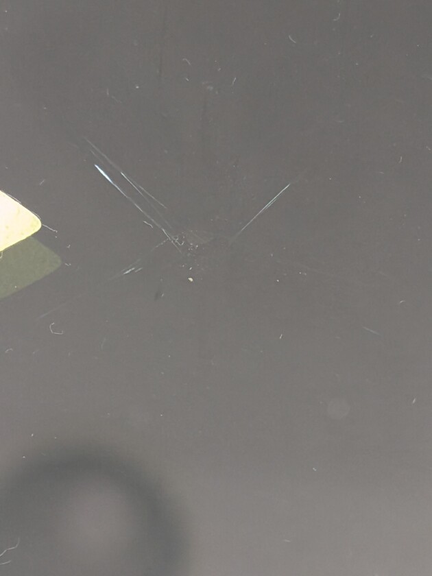 フリード2cmのひび割れ