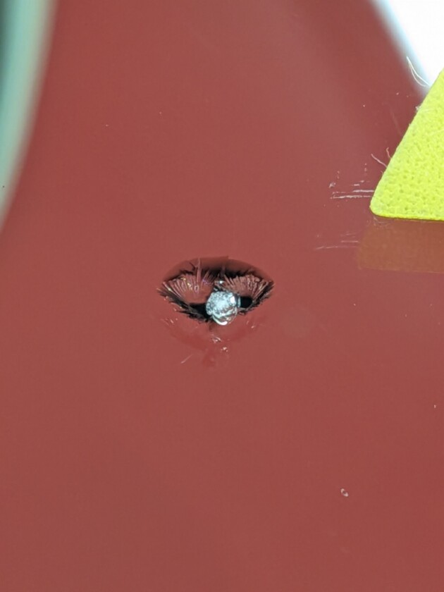 フェラーリローマスパイダー1.4cmのひび割れ