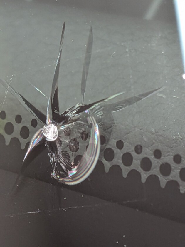 クラウン2cmのひび割れ