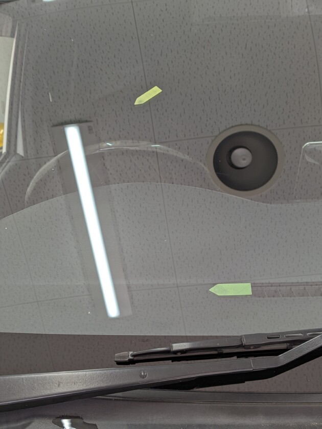 ハイエース8mmのひび割れ2つ