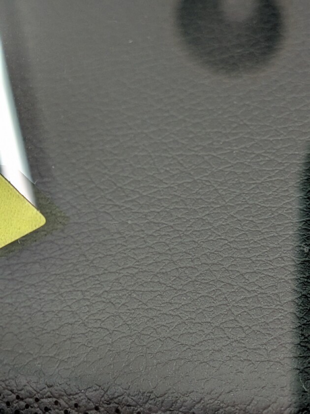 GLB220d2.1cmのひび割れ