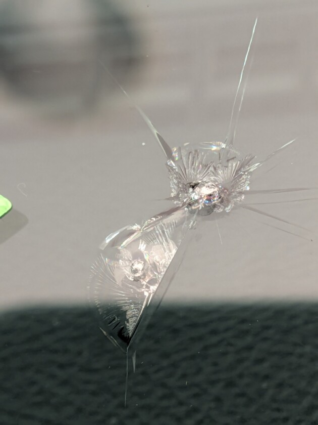 タント3cmのひび割れ