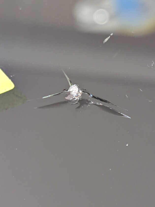 タイカン1.7cmのひび割れ