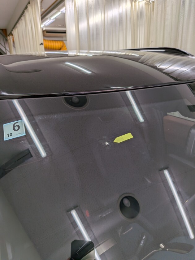 ミニカントリーマン2.3cmのひび割れ