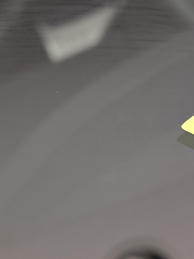 プリウス2.5cmのひび割れ