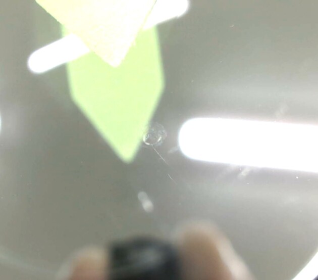 カローラクロス1cmのひび割れ