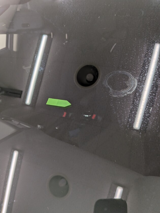 プレマシー1.5cmのひび割れ