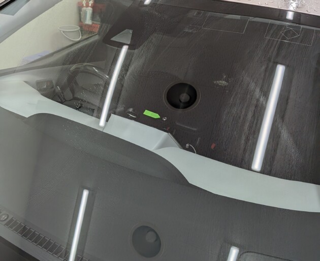 プリウス1.7cmのひび割れ