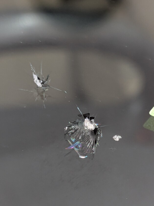 ムーブ2つのひび割れ