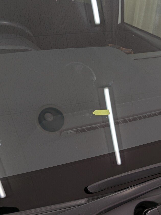 ヴォクシー2.8cmのひび割れ