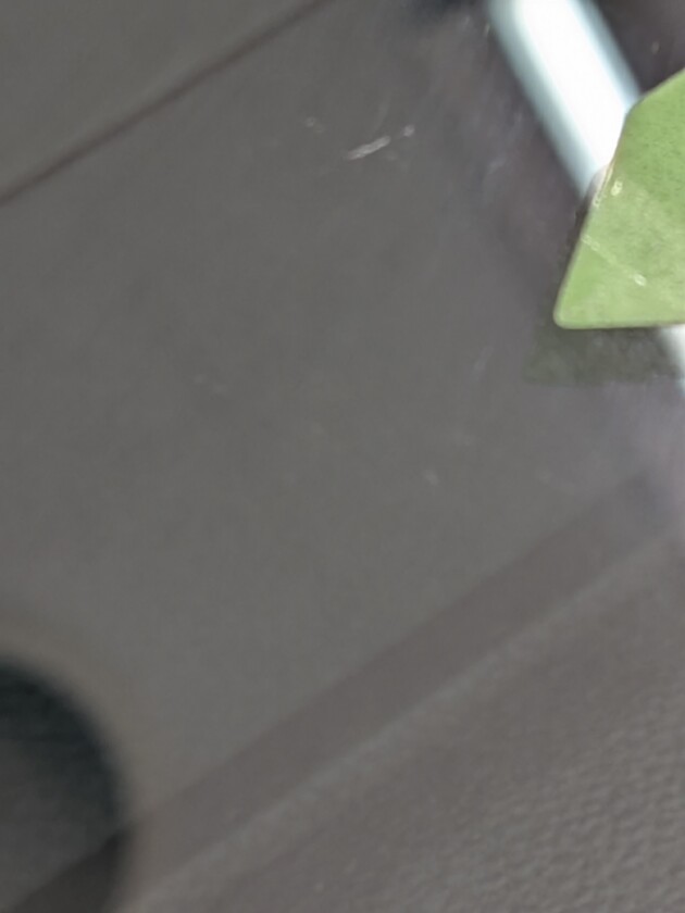 フォレスター1.8cmのひび割れ