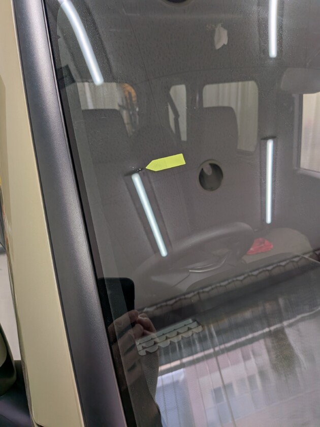 N-VAN1cmのひび割れ