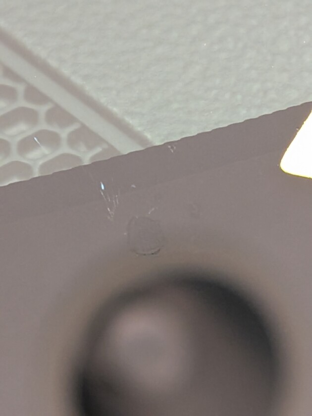 クロストレック2cmのひび割れ