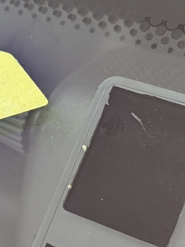 BMWX3ひび割れ2cm