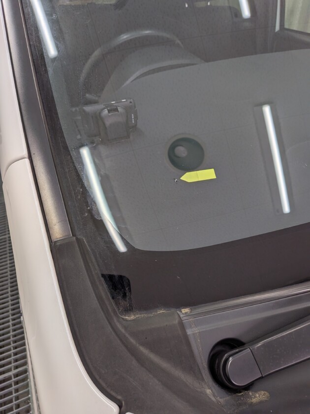 ヴォクシー1.3cmのひび割れ