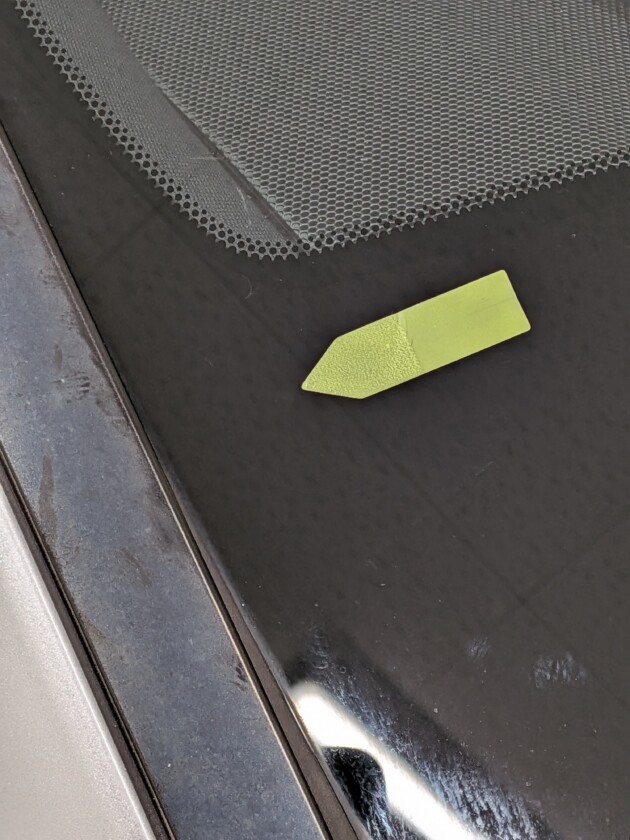 レクサスUX1.3cmのひび割れ