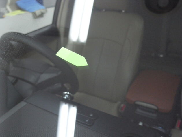 ランドクルーザープラド フロントガラス 飛び石