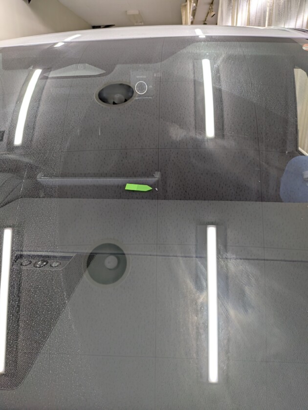 アルファード1.1cmのひび割れ