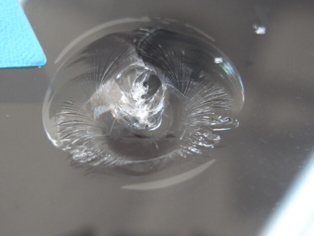 マツダベリーサ フロントガラス修理