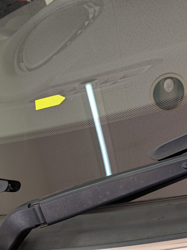 ミニクーパー1.5cmのひび割れ