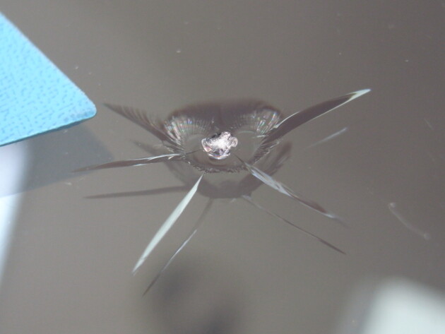 スズキソリオ フロントガラス修理