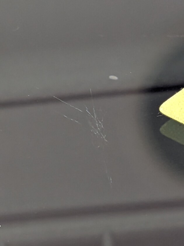 アルファード1cmのひび割れ