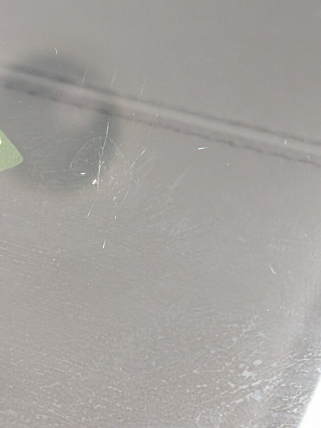 マセラティグレカーレ2.4cmのひび割れ