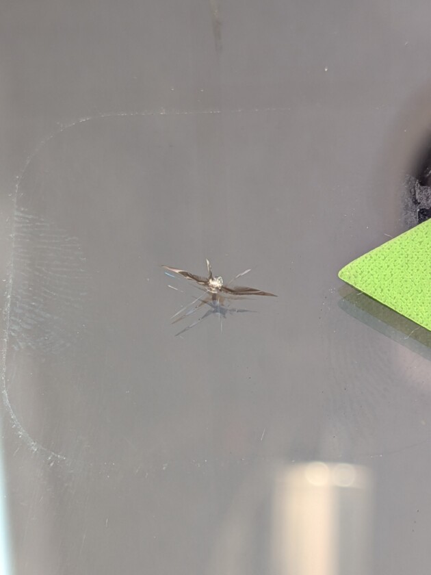 ハイエース1cmのひび割れ