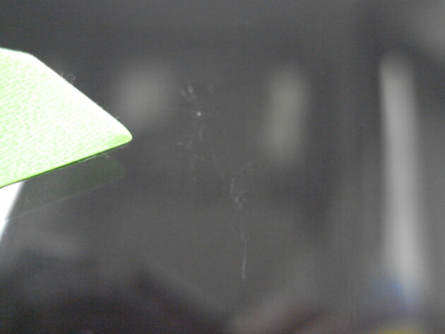 スペーシアひび割れ2つ