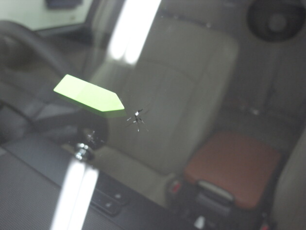 ランドクルーザープラド フロントガラス 飛び石