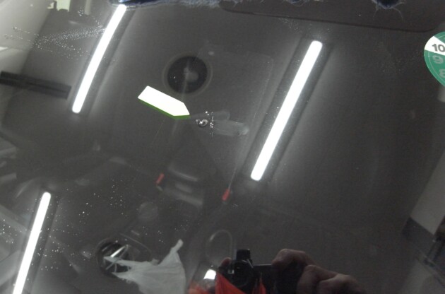 ヴェゼル2つのひび割れ