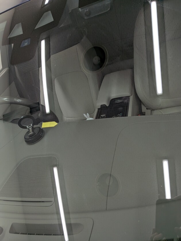 ジャガーXF1.6cmのひび割れ