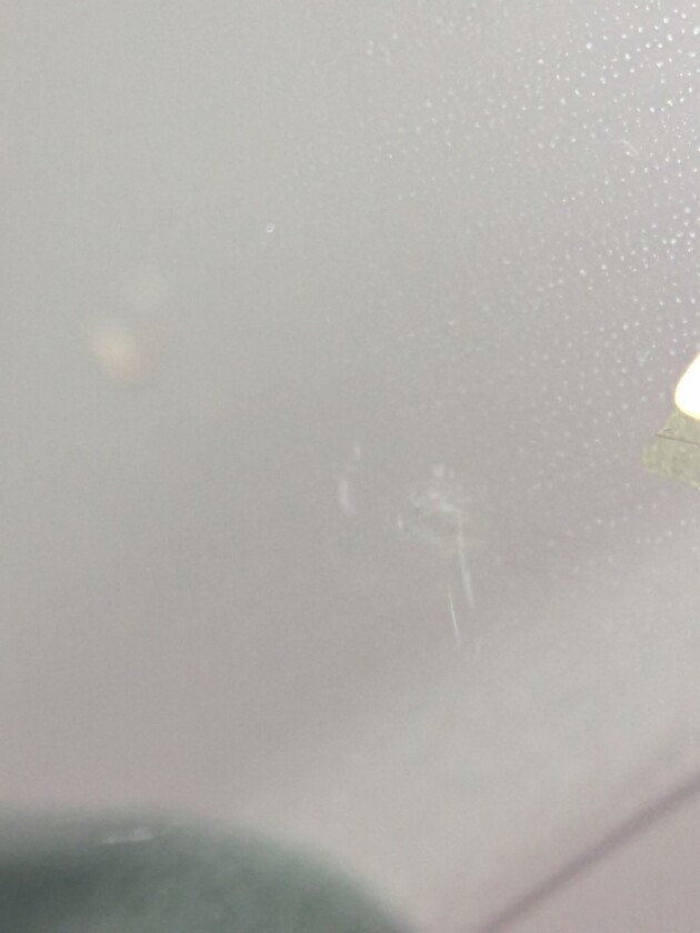 アルファード1.6cmのひび割れ