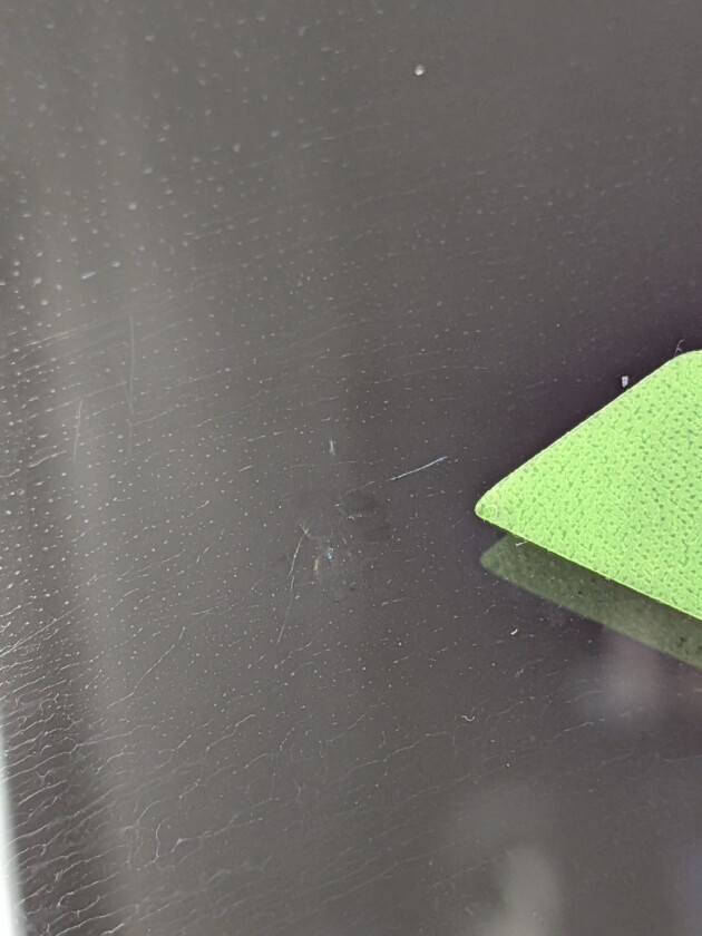 ハイエースひび割れ2か所