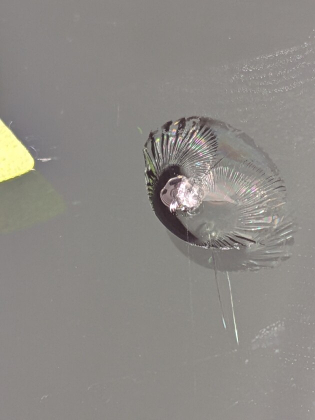 アルファード1.2cmのひび割れ