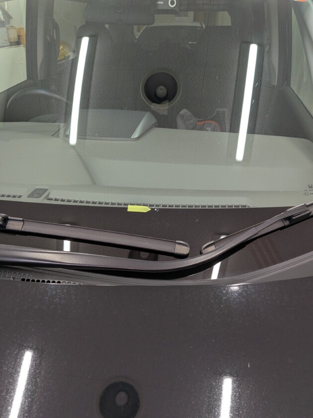 フリード下の黒い所のひび割れ