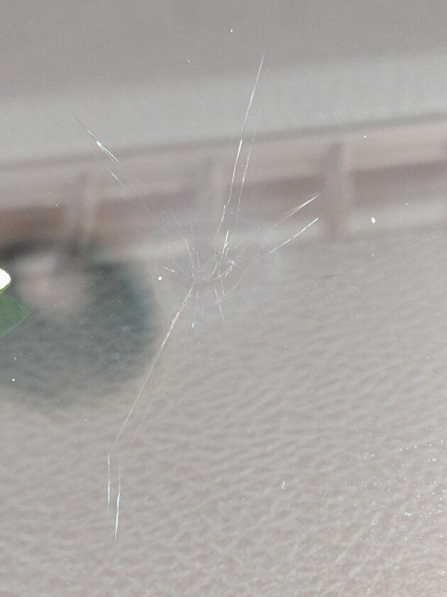 タント3cmのひび割れ