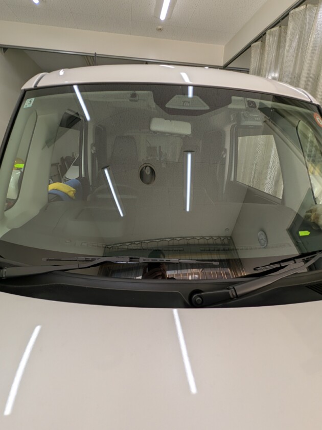 スペーシアカスタムひび割れ2か所