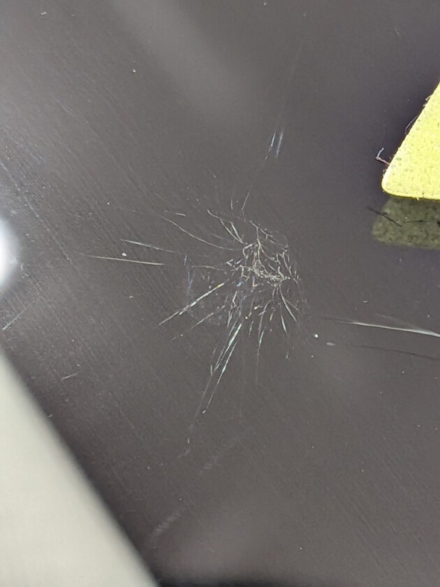 パサート2.3cmのひび割れ