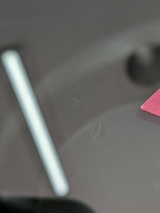 ハイゼットカーゴ1.5cmと1cmのひび割れ