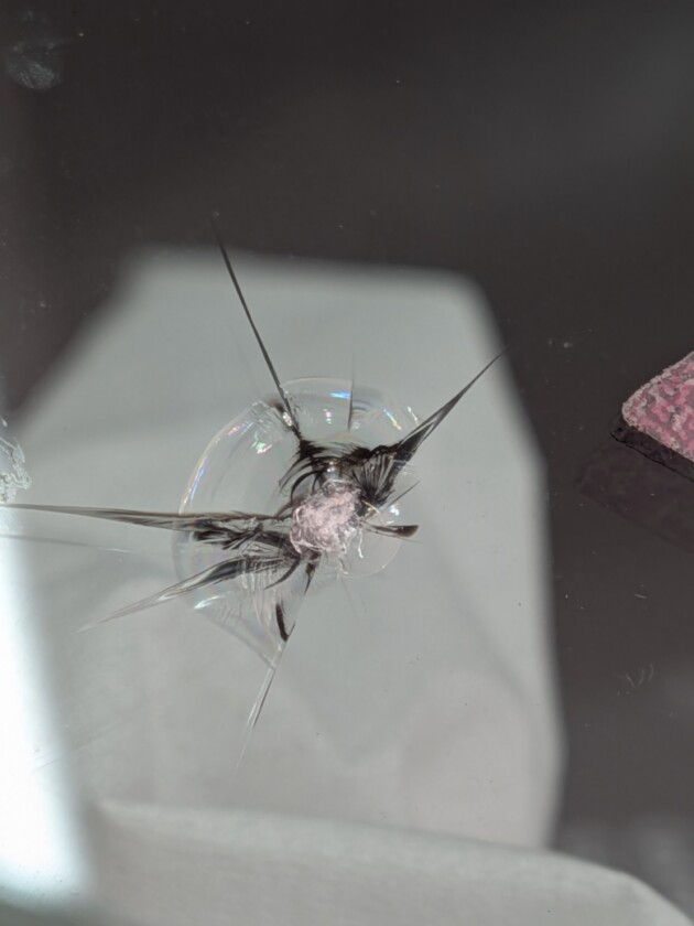 エブリィ直径1.8cmのひび割れ