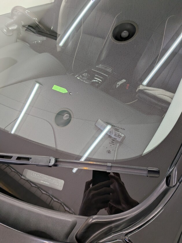 ジャガーXJ1cmのひび割れ