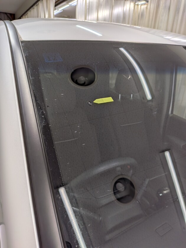 ステップワゴン1.2cmのひび割れ