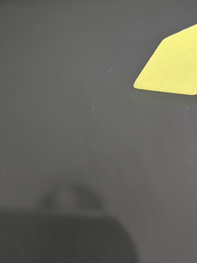 ハイラックスサーフ1.3cmのひび割れ