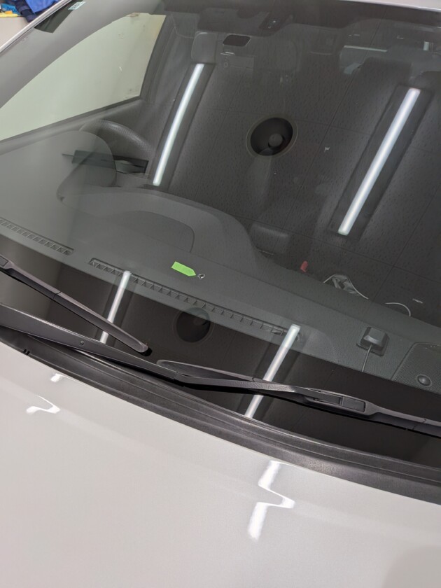 レガシィB4ウインドリペア1.8cmのひび割れ