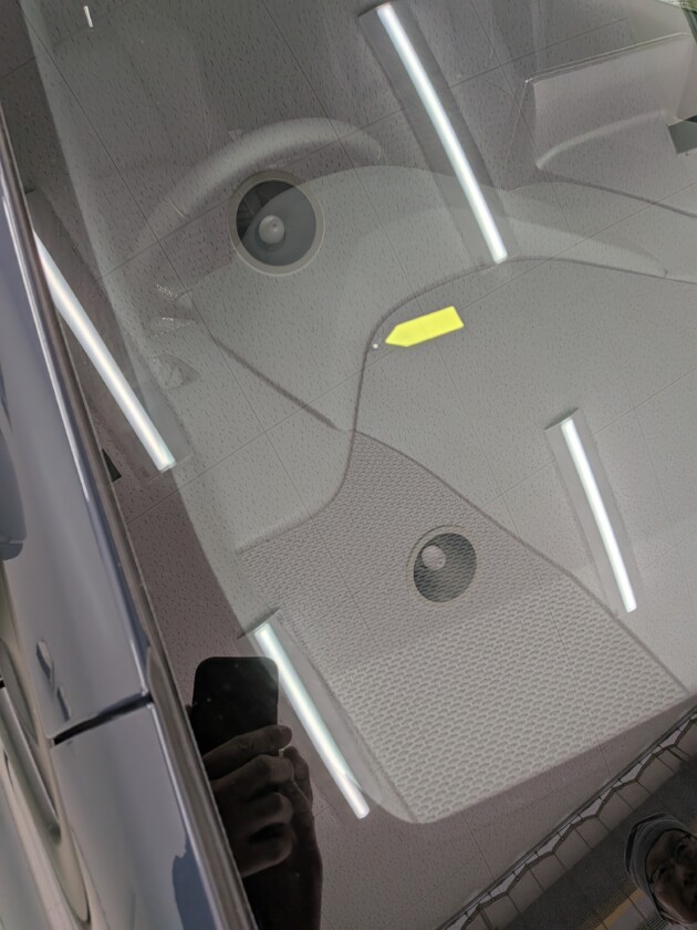 カローラツーリング1.3cmのひび割れ