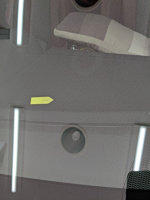 レヴォーグ2cmのひび割れ