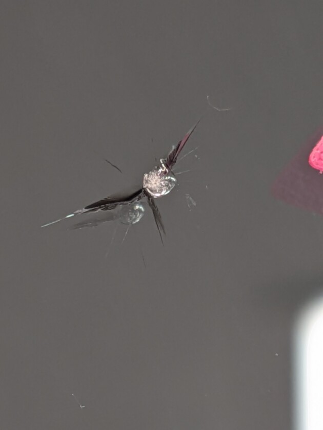 カローラツーリング1.2cmのひび割れ